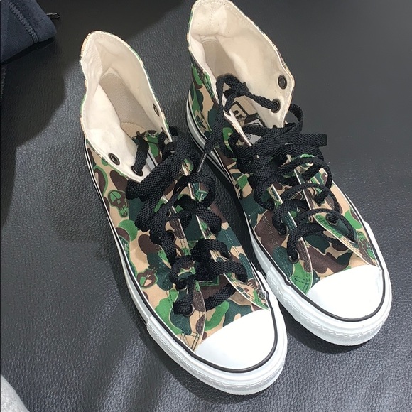 A BATHING APE x STUSSY Bapesta